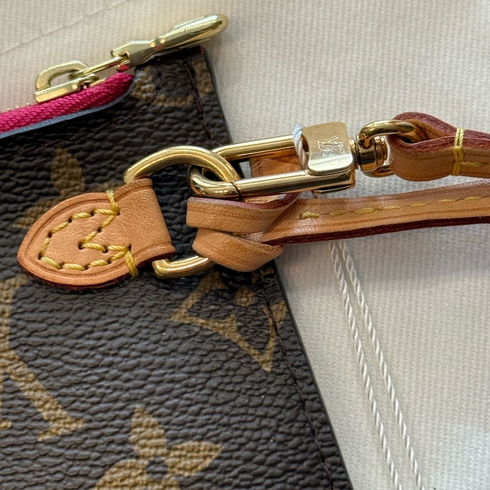 Louis Vuitton Neverfull Pouch clutch wristlet Pivoine Pink Interior - Picture 6 of 9
